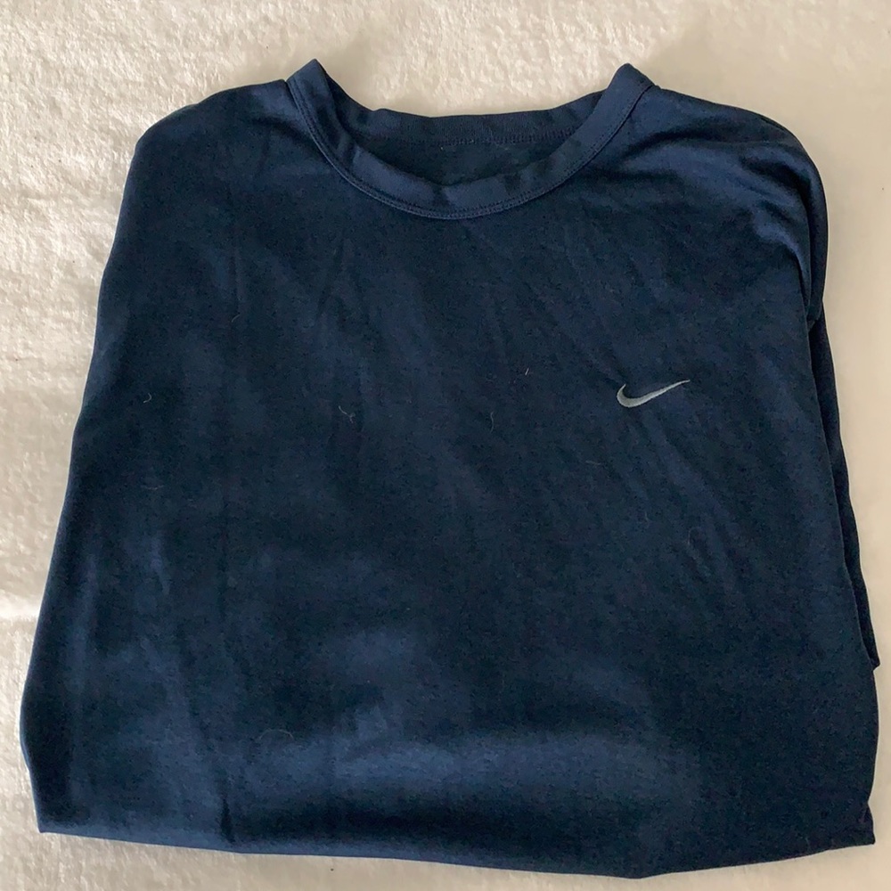 Men’s dark blue Nike fit dry t shirt